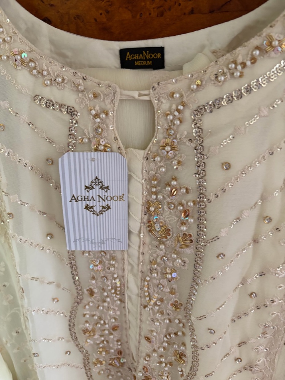 Agha Noor 3 pc set size medium - Picture 3 of 6